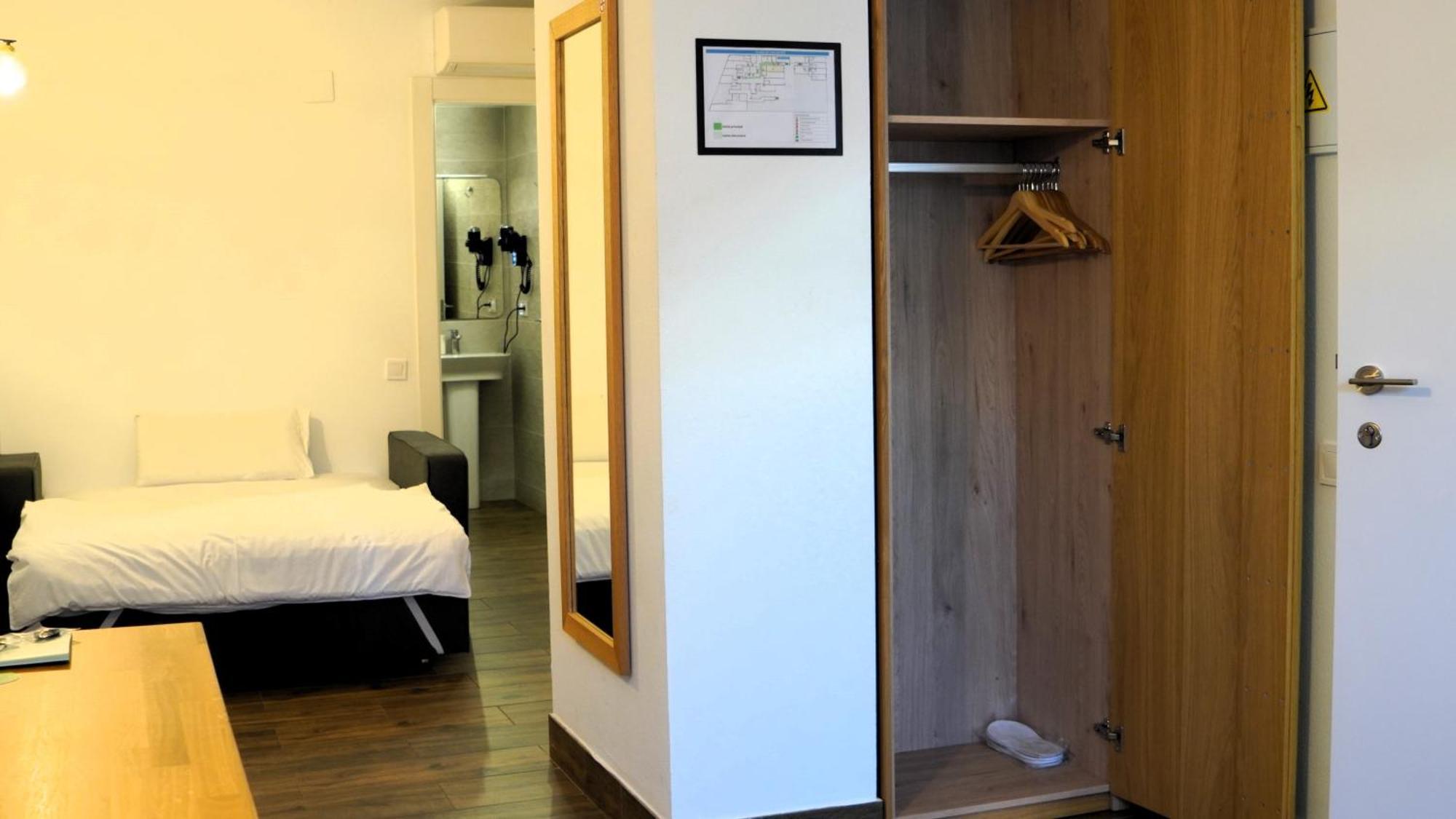 El Patio Hostal 阿利坎特 外观 照片